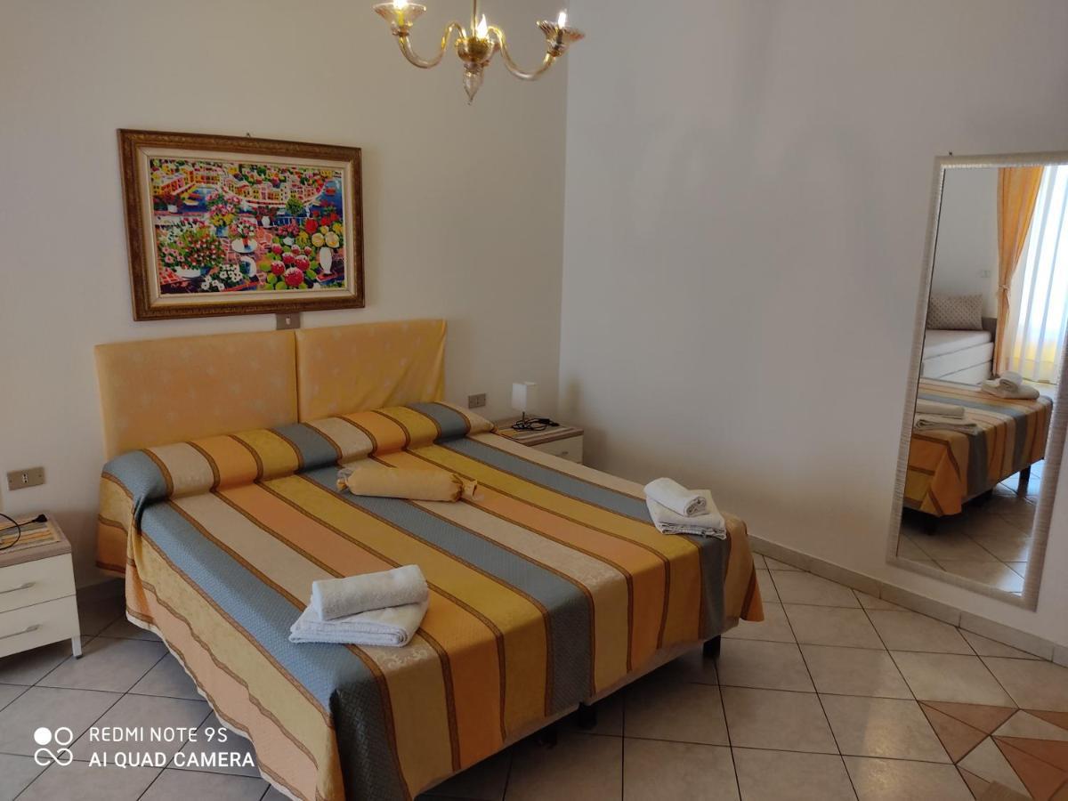 Hotel La Calabrese Isola Di Capo Rizzuto Eksteriør bilde