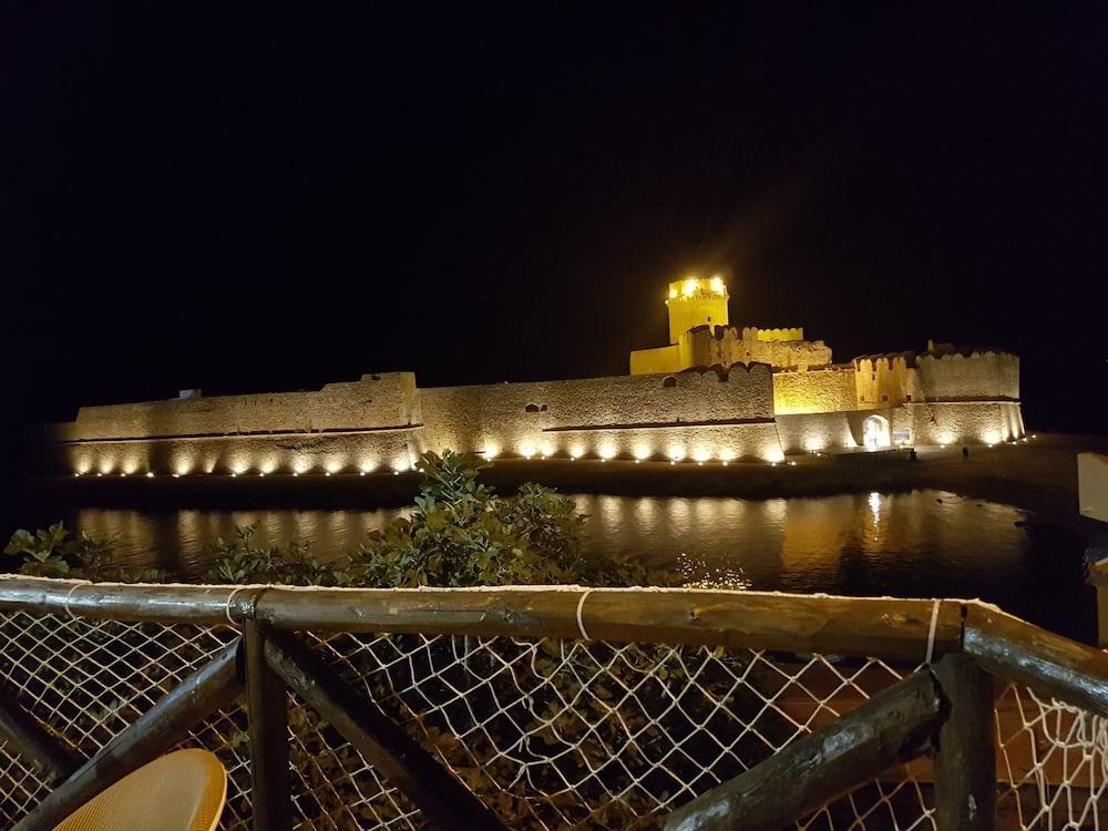 Hotel La Calabrese Isola Di Capo Rizzuto Eksteriør bilde