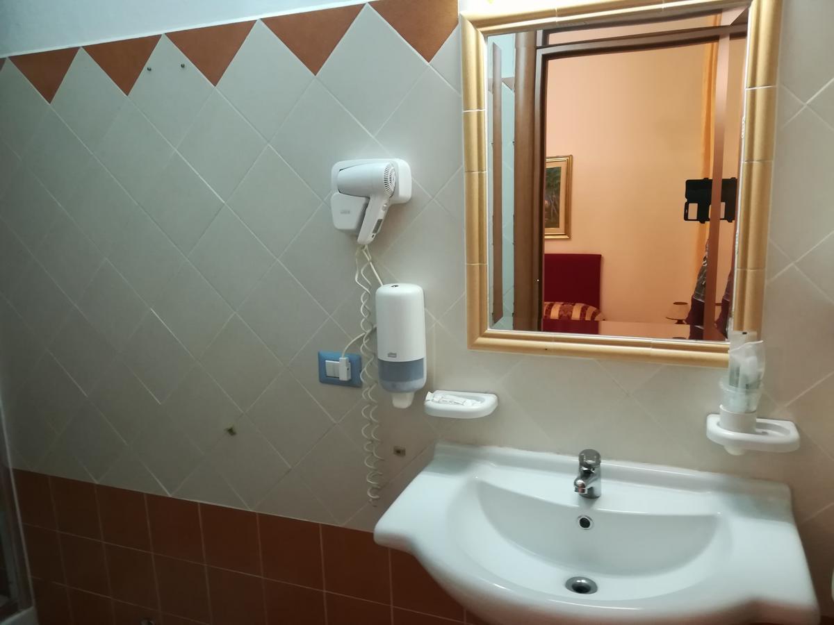 Hotel La Calabrese Isola Di Capo Rizzuto Eksteriør bilde