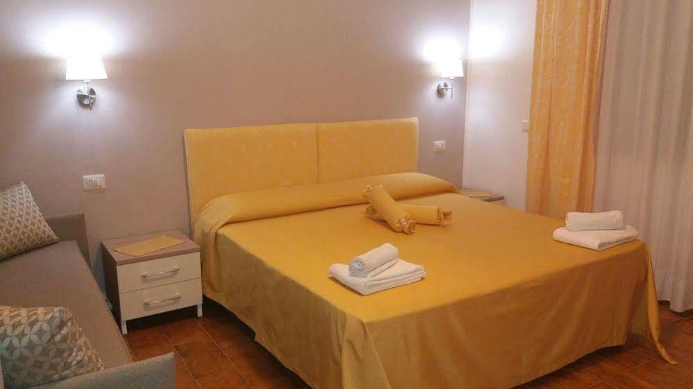 Hotel La Calabrese Isola Di Capo Rizzuto Eksteriør bilde